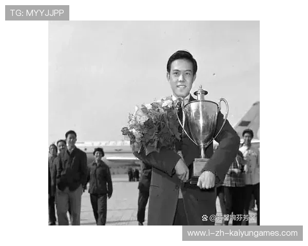 冠军像什么？像诺里斯在关键圈的每一次油门开度，像冠军比是冠军更重要